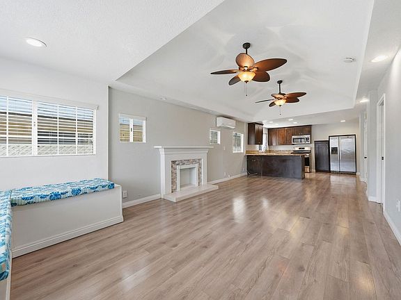 4th image of 126 E Balboa Blvd #126