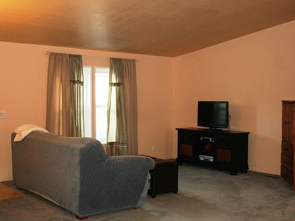 5th image of 510 Grand Fir Dr