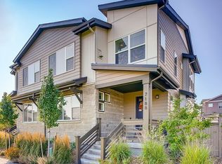 7188 W Adriatic Cir, Lakewood, CO 80227