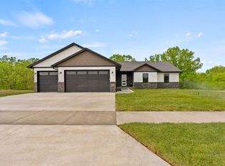 207 Westwood Cir, Kalona, IA 52247