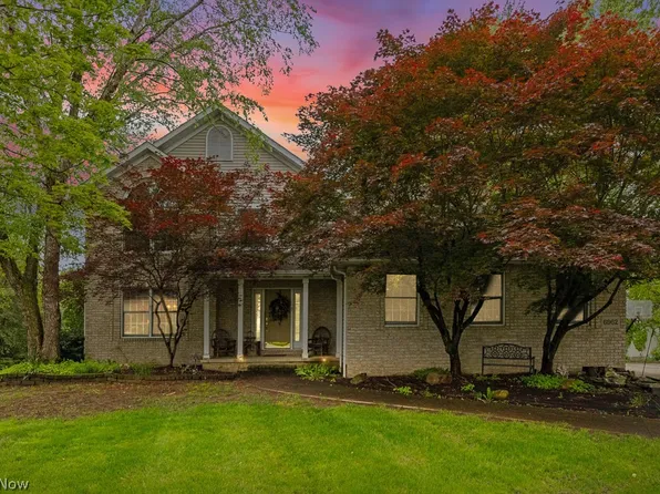 6962 Mapleridge Cir NW, Canton, OH 44718
