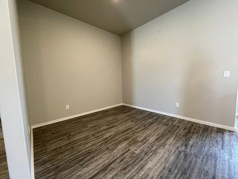 2140 N Texas Ave — Photo 6