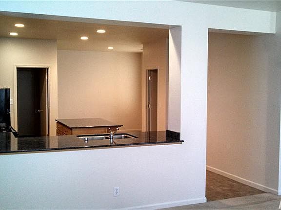 5th image of 2426 S Creekside Dr