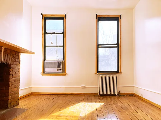 Rented by Realty Collective | media 7