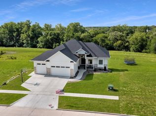 919 Lynne Dr, Adel, IA 50003
