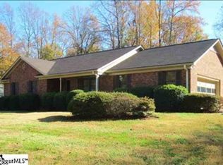 228 W Silverleaf St, Greer, SC 29650