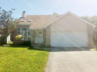 117 Lake Hill Dr, Steger, IL 60475
