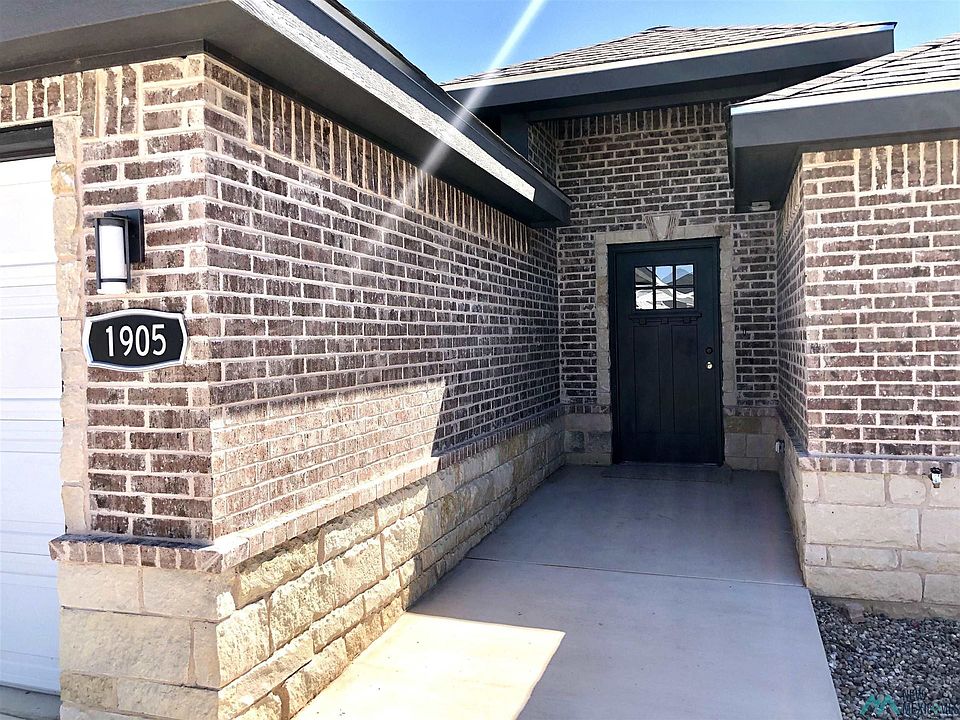 2nd image of 1905 Dillon Wood Dr