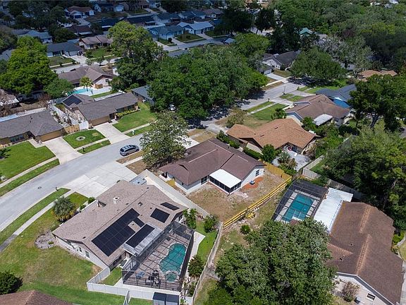 3rd image of 825 Rill Dr