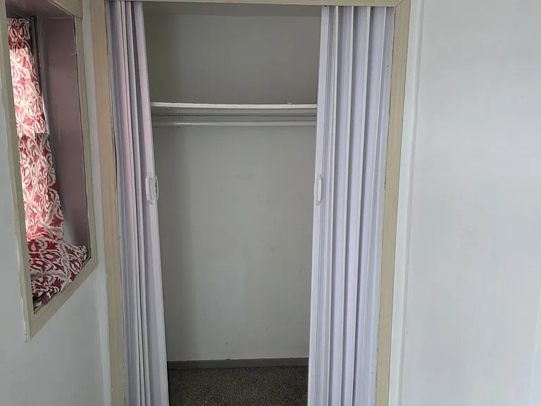 241 Memorial Pkwy #2 — Photo 11