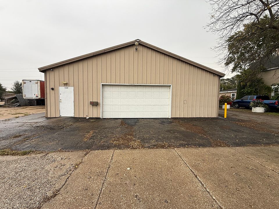 1st image of 830 S McMullen Dr