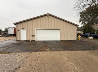 830 S McMullen Dr, Kankakee, IL 60901