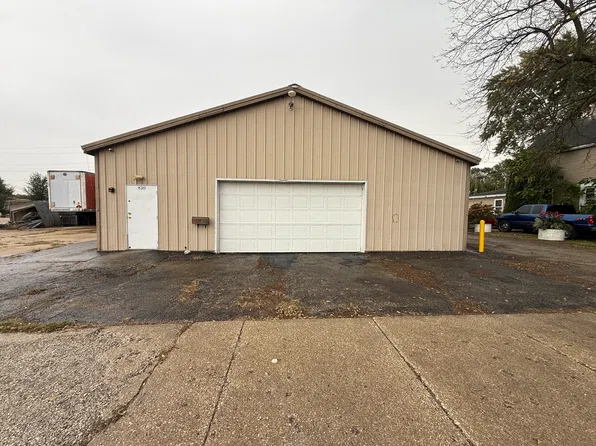 830 S McMullen Dr, Kankakee, IL 60901