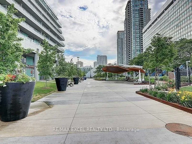 70 Town Centre Ct #2807 — Photo 35