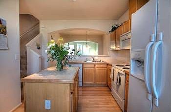 5th image of 6831 Holly Park Dr S