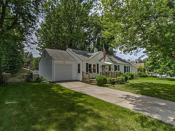 3rd image of 1323 W 29th Ter S