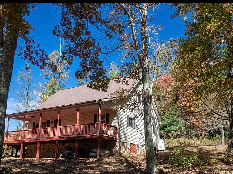 450 Rhododendron Ln — Photo 24