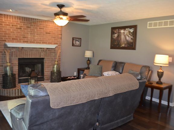 4th image of 4628 Hickory Creek Dr