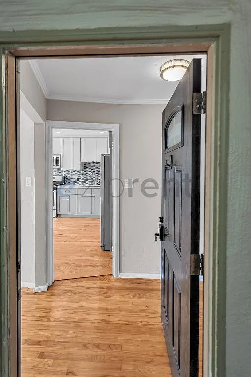 2 bed, 1000 sqft, $4,450 — Photo 4