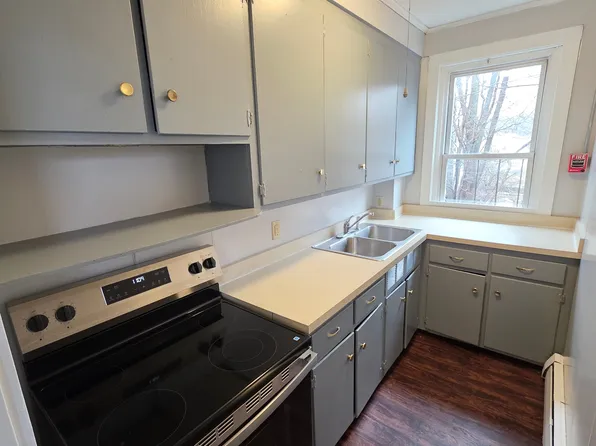  12 Coogan Court 2ndflr 1b/1b Updated Heatincluded Petsok Freshpaint!, 10-12 Coogan Ct #12B, West Warwick, RI 02893