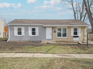 65 Laurel Trl, Wheeling, IL 60090
