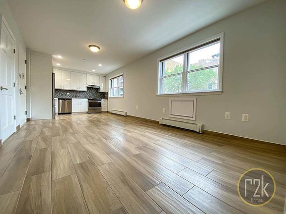 4th image of 21-03 31st Ave #2AA