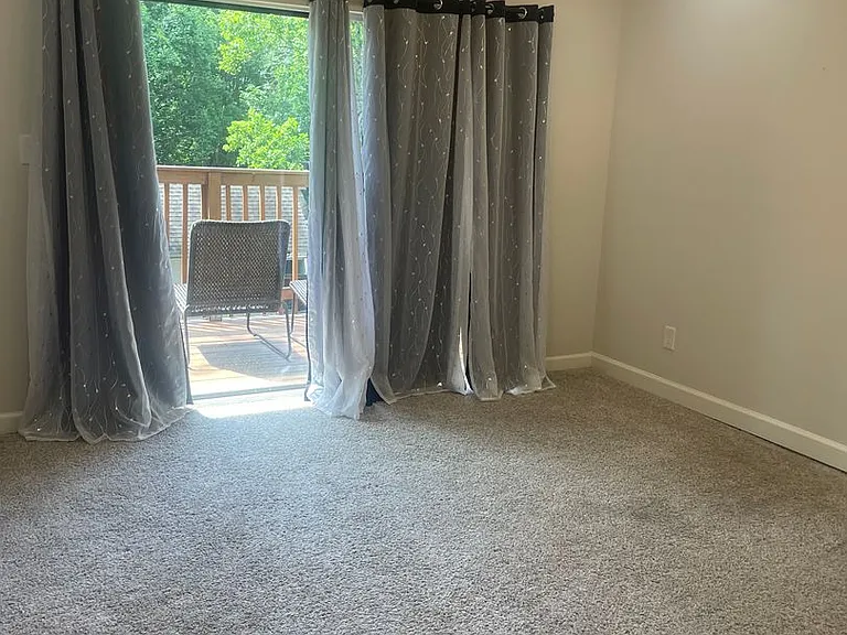1900 Ridgecrest Dr #201 — Photo 20