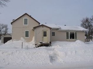 315 1st St N, Wahpeton, ND 58075