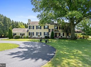 30 Highfield Ln, Wayne, PA 19087