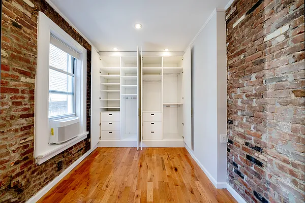 Rented by Douglas Elliman | media 19