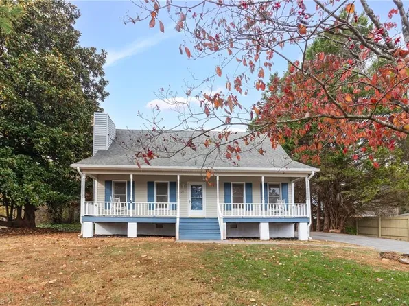 5529 Moravian Heights Ln, Clemmons, NC 27012