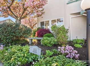 555 Walnut St APT 6, Edmonds, WA 98020