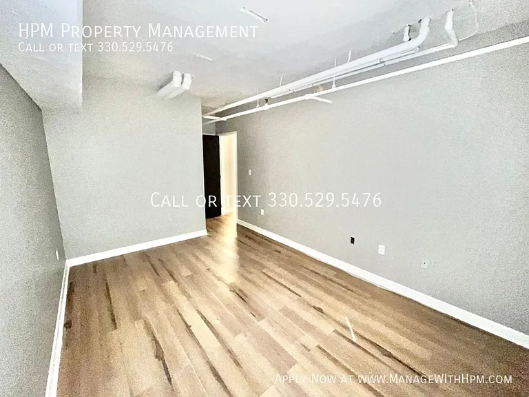 1133 W 9th Street — Photo 52
