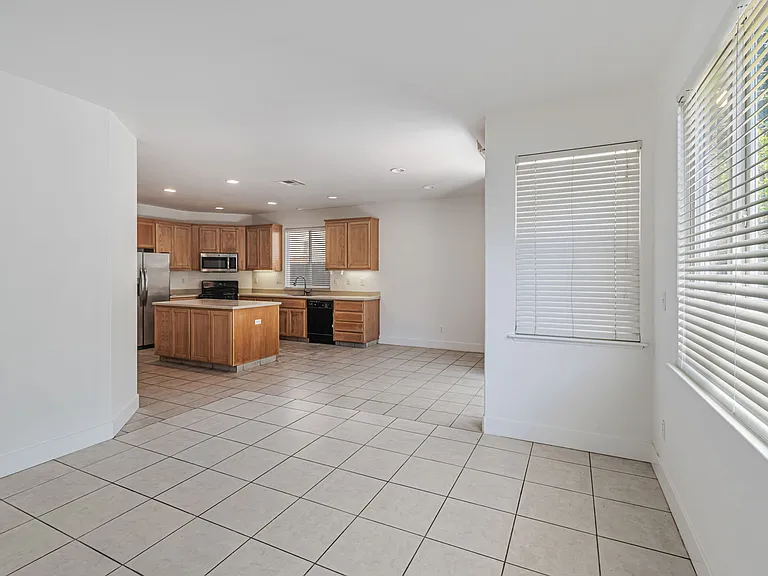 118 Copper Beech Gln — Photo 14
