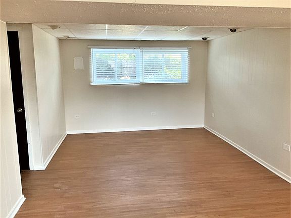4th image of 22822 Valley Dr