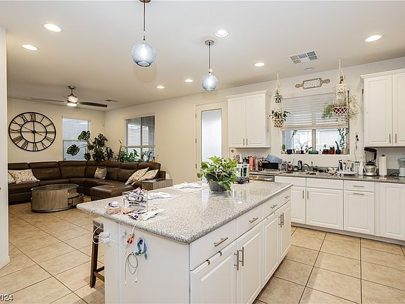 3rd image of 8648 Earl Creek St