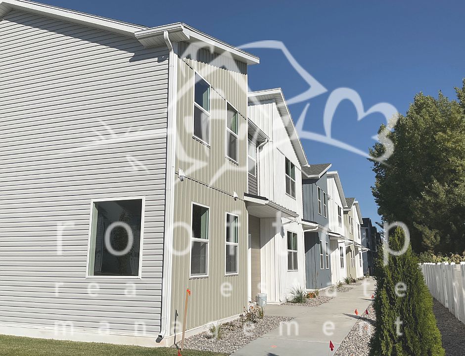 1st image of 824-6 E Sunnyside Rd