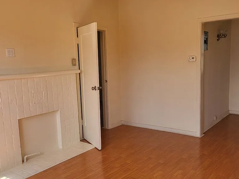 828 S Glendale Ave #12 — Photo 4