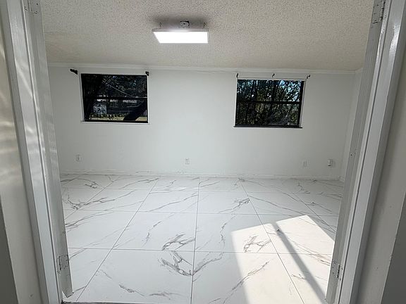 3rd image of 3133 Beachwood Blvd