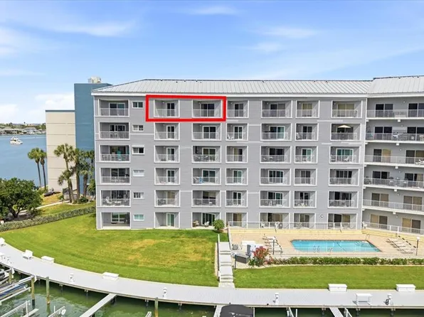 610 Island Way APT 607, Clearwater, FL 33767