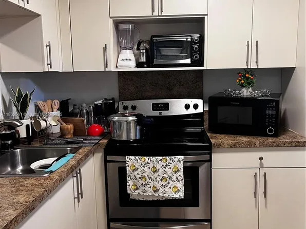 19715 SW 114th Ave APT 257, Miami, FL 33157