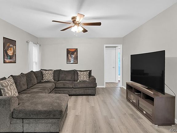 4th image of 1060 Telegraph Station Ln