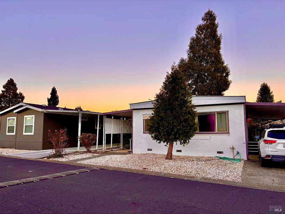 1st image of 660 Leslie Street #9