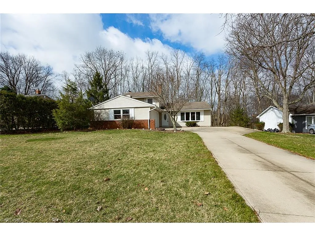 15632 Creekwood Ln photo 1