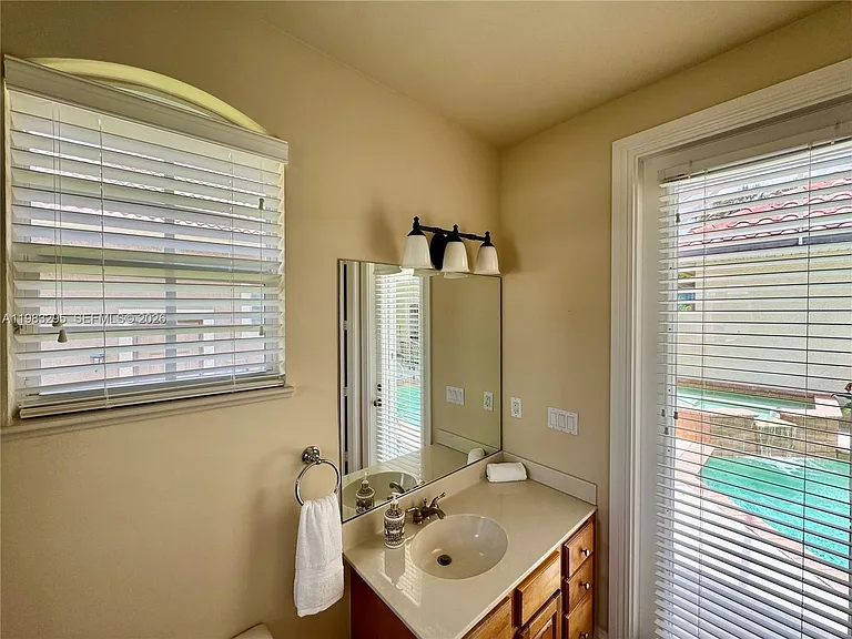 1740 Ludlow Rd — Photo 20