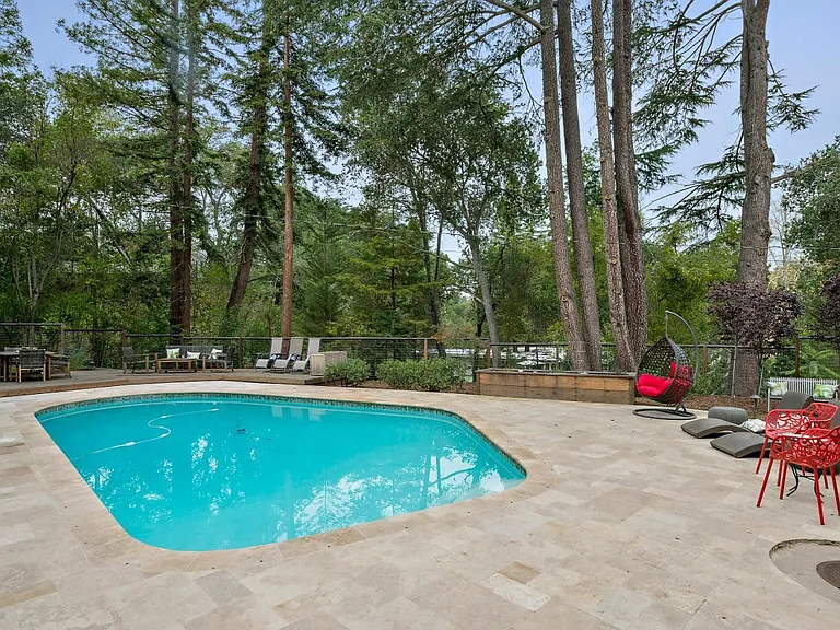 29 Eugenia Ln — Photo 41