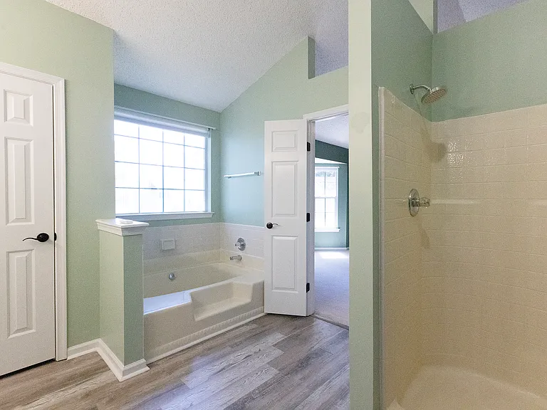 1355 Lake Dr — Photo 23
