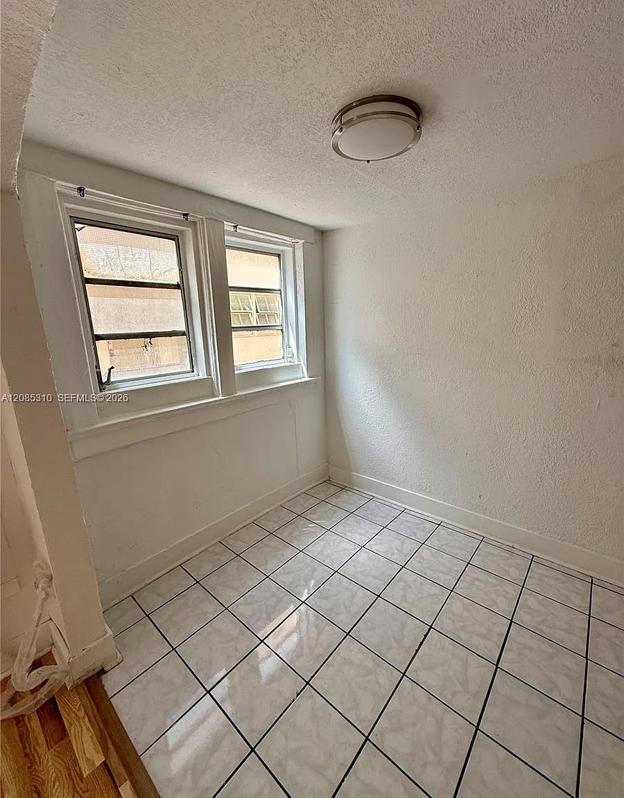 1319 Meridian Ave — Photo 4