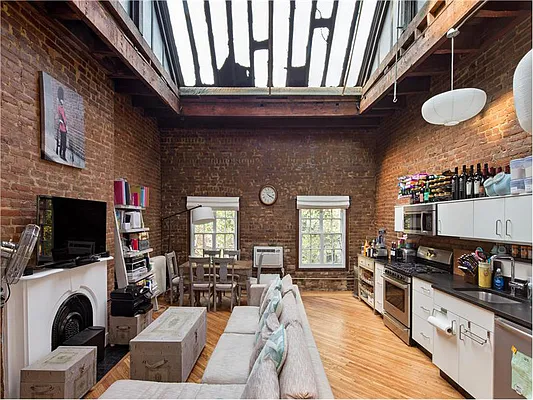 Sold by Sotheby's International Realty | media 2