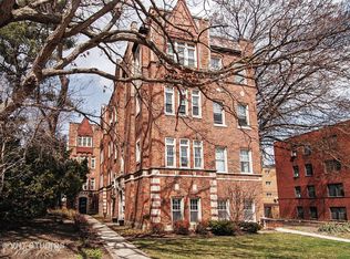 70 Pine Ave #1C, Riverside, IL 60546